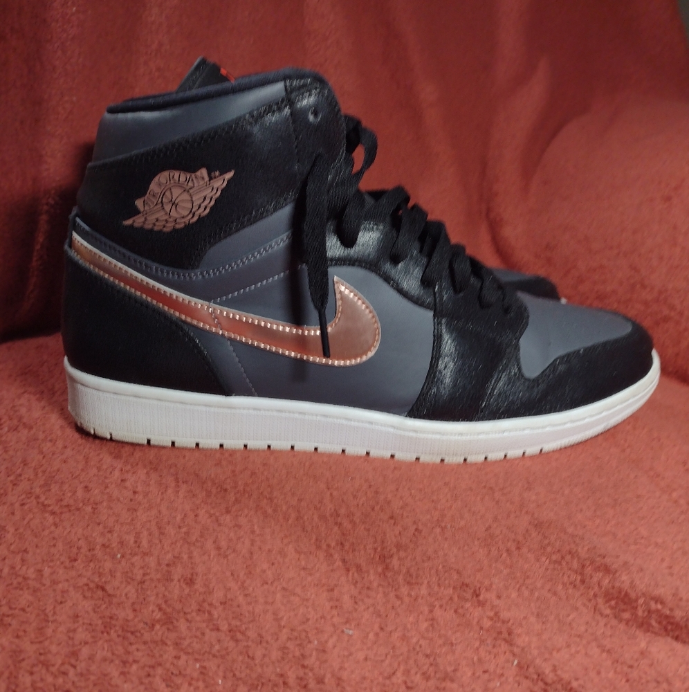 Nike Air Jordan 1 Retro High Bronze Medal Men's Size 13 [332550-016]